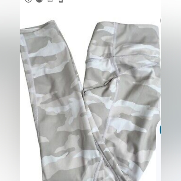 Athleta Pants - Athleta, women's 7/8 legging, camo, size XS